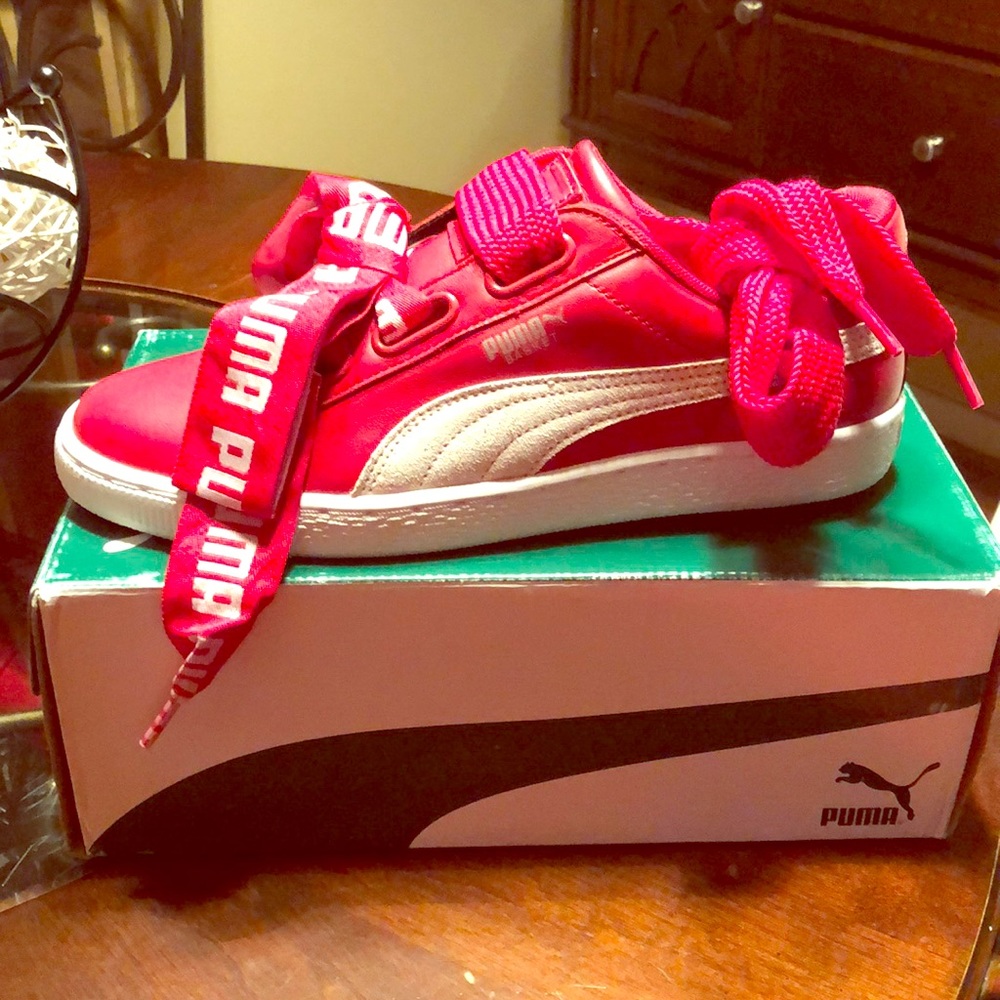 Puma tennis shoes